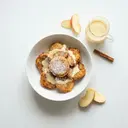 Apfelküchlein gebraten, mit Vanillesauce