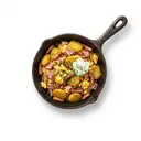 Bauernfrühstück mit Speck und Kochschinken, gebraten