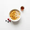 Cornflakes mit Sojadrink und Ahornsirup gesüßt