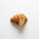 Croissant (Hefeblätterteig/Plunderteig) gefüllt mit Marzipan