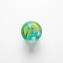 Erfrischungsgetränk isotonisch, mit Zucker und Süßungsmitteln, angereichert mit Vitaminen und Mineralstoffen