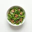 Feldsalat mit Champignons und Essigmarinade
