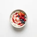 Frischkäsezubereitung mind. 10 % Fett i. Tr., mit Fruchtzubereitung, gesüßt, angereichert mit Vitamin D und Calcium