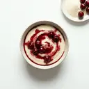 Grießbrei (als Dessert) mit Kirschsauce