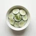 Gurkensalat mit Saure-Sahne-Dressing