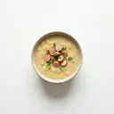 Kartoffelsuppe mit Gemüsebrühe und Brühwurst