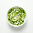 Kopfsalat mit Saure-Sahne-Dressing