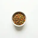 Linsen gekocht, mit gedünstetem Suppengemüse