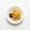 Pommes frites mit Ketchup