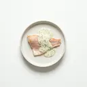 Rotbarschfilet gedünstet, in Kräutersauce von heller/weißer Grundsauce
