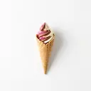 Speiseeis (Frucht, Schokolade, Vanille) gemischt, in Waffeltüte