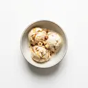 Speiseeis (Karamell, Nuss, Vanille) gemischt