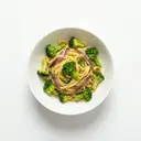 Teigwaren eifrei, in Öl geschwenkt, mit gekochtem Broccoli und Sardellen