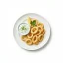 Tintenfischringe im Backteig frittiert, mit Tsatsiki