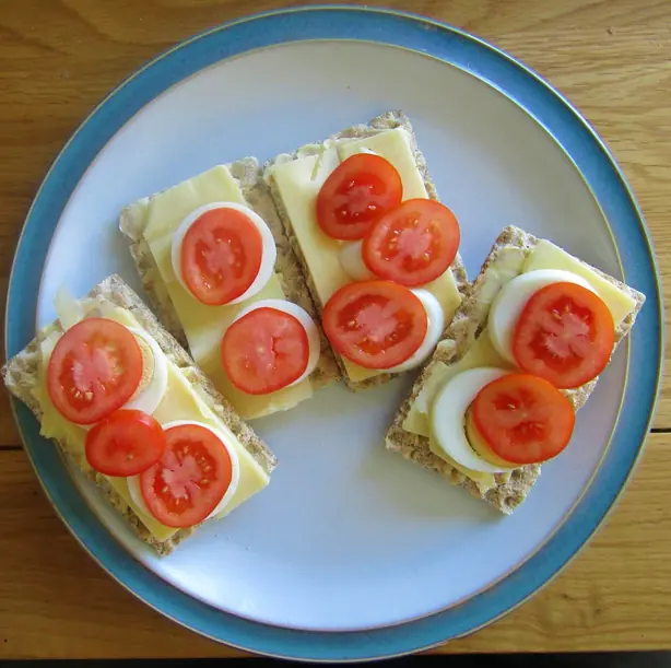 Foto von Schwedisches Knäckebrot klassisch – fertig angerichtet