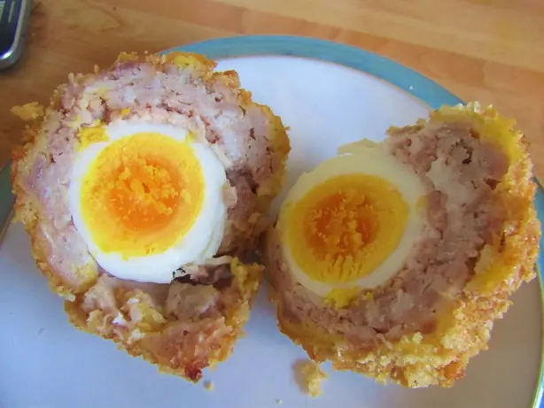 Foto von Klassische Britische Scotch Eggs – fertig angerichtet