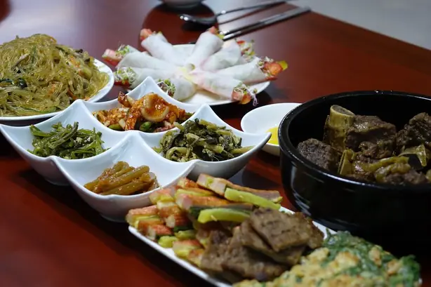 Foto von Koreanisches Spinat-Namul Sigeumchi – fertig angerichtet