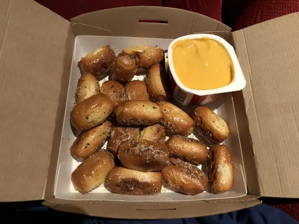 Foto von Klassische Cheddar-Käsesauce – fertig angerichtet