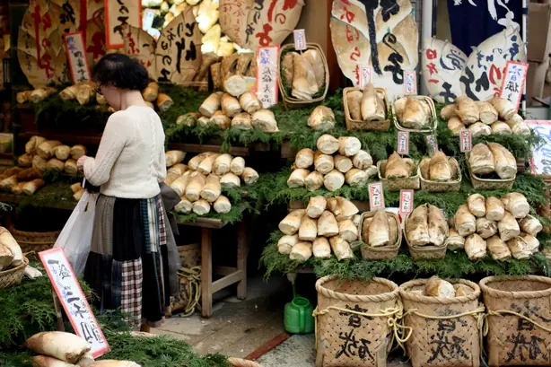 Foto von Asiatische Bambussprossen-Pfanne – fertig angerichtet