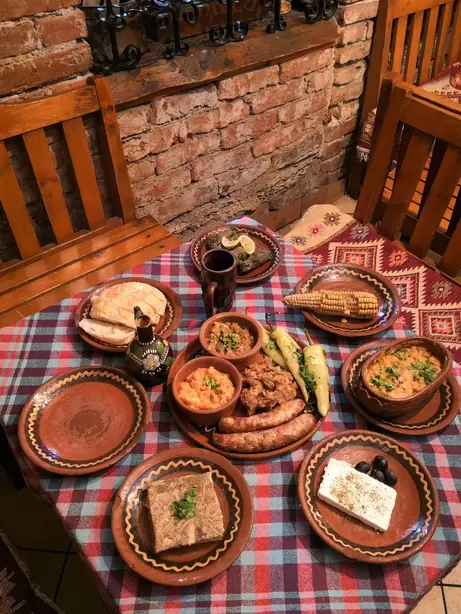 Традиционална македонска трпеза 8 – Foto: Youth Empowered (CC BY-SA 4.0)