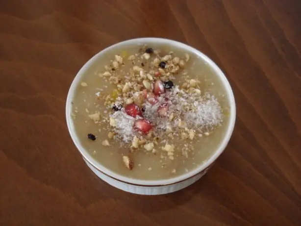 Foto von Türkisches Ashure – Noahs Pudding – fertig angerichtet