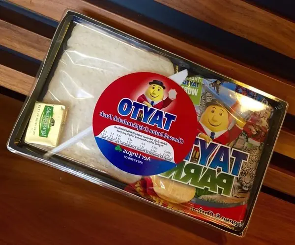 Foto von Klassisches britisches Crisp Sandwich – fertig angerichtet