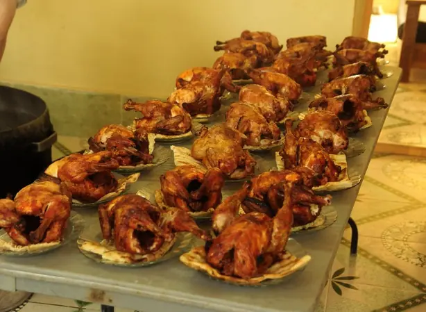 Afghan roast chicken-2010 – Foto: Christine A. Darius (U.S. arme (CC BY 2.0)