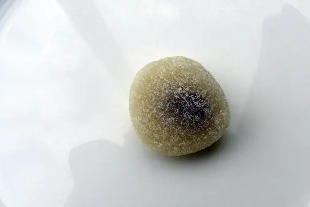 Foto von Peking Aiwowo Klebreisbällchen – fertig angerichtet