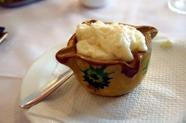 Foto von Bourride à la Sétoise – Fischsuppe aus Languedoc – fertig angerichtet