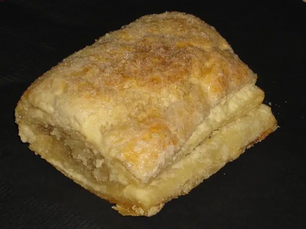 Foto von Holländisches Banket mit Mandel-Füllung – fertig angerichtet