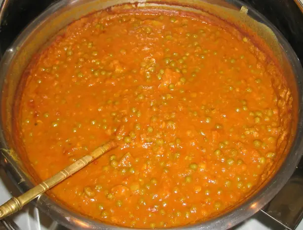 Foto von Aloo Mutter – fertig angerichtet