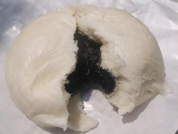 Foto von Chinesische Baozi mit Schweinefleisch (2) – fertig angerichtet