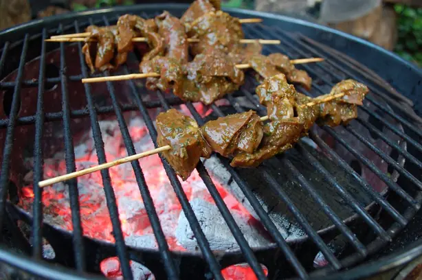 Foto von Peruanische Anticuchos – fertig angerichtet