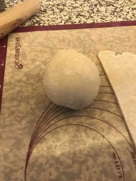 Apple dumpling, ready to bake – Foto: Valereee (CC BY-SA 4.0)