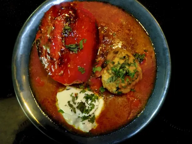 Foto von Ungarische Gefüllte Paprika klassisch – fertig angerichtet