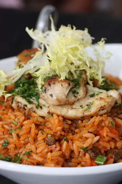 Foto von Puertoricanisches Arroz con Gandules – fertig angerichtet