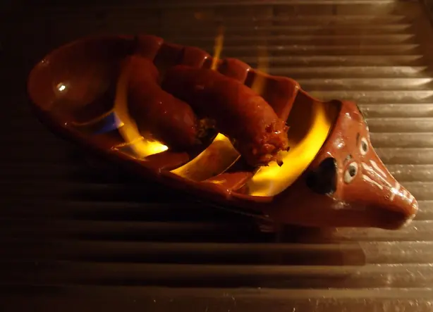 Foto von Spanische Chorizo in Rotwein (2) – fertig angerichtet