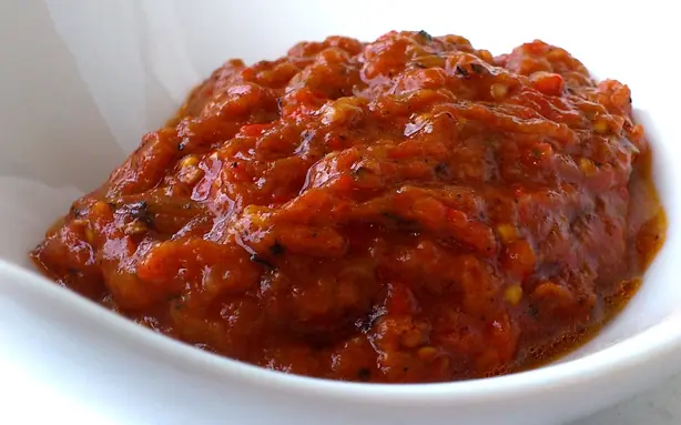 Foto von Libanesisches Baba Ghanoush klassisch – fertig angerichtet