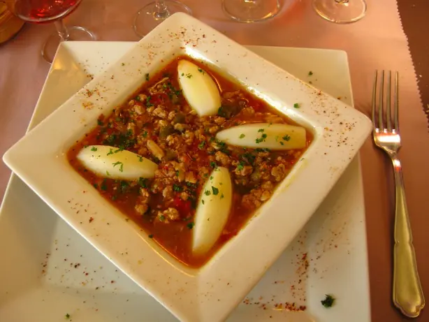 Foto von Baskisches Huhn Poulet Basquaise – fertig angerichtet