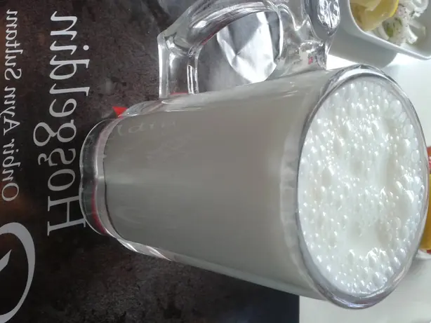 Ayran in a big glass – Foto: E4024 (CC BY-SA 4.0)