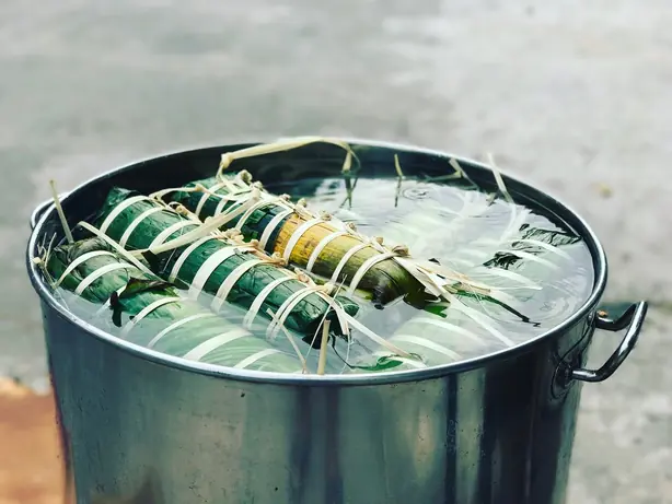 Foto von Vietnamesische Bánh tẻ mit Schwein – fertig angerichtet