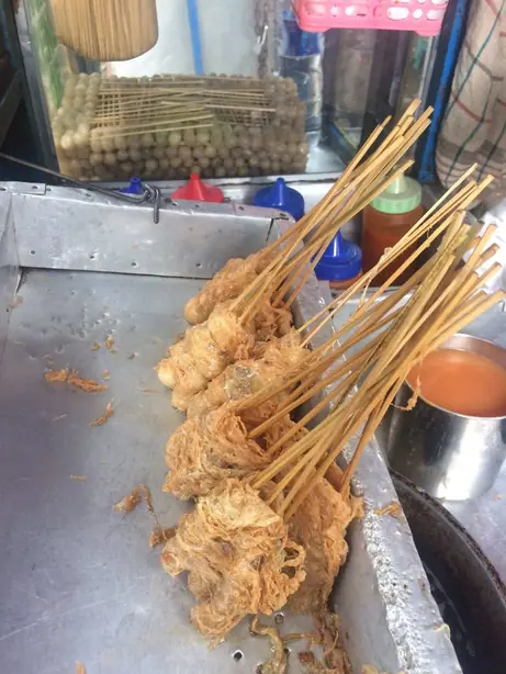 Foto von Indonesische Cilok Bällchen klassisch – fertig angerichtet