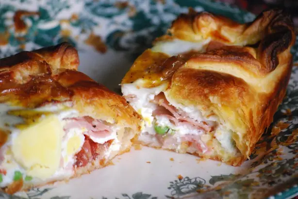 Foto von Neuseeländischer Bacon-Egg-Pie – fertig angerichtet