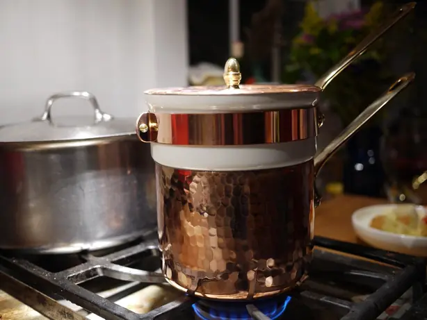 Foto von Bain-marie: Sanfte Wärme für empfindliche Speisen – fertig angerichtet