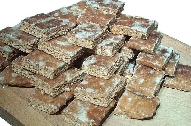 Foto von Klassische Basler Läckerli – fertig angerichtet