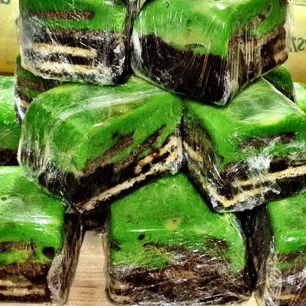 Foto von Malaysischer Batik-Kuchen ohne Backen – fertig angerichtet