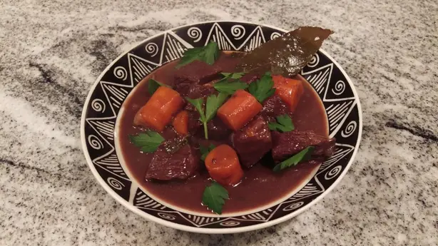 Foto von Französischer Beef Bourguignon – fertig angerichtet