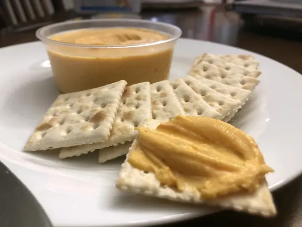 Foto von Kentucky-Beer-Cheese-Spread – fertig angerichtet