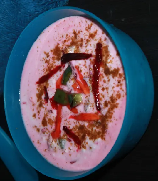 Foto von Indisches Gurken-Raita Klassisch – fertig angerichtet