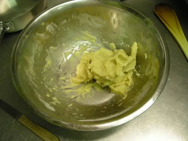 Foto von Französisches Beurre Manié – fertig angerichtet